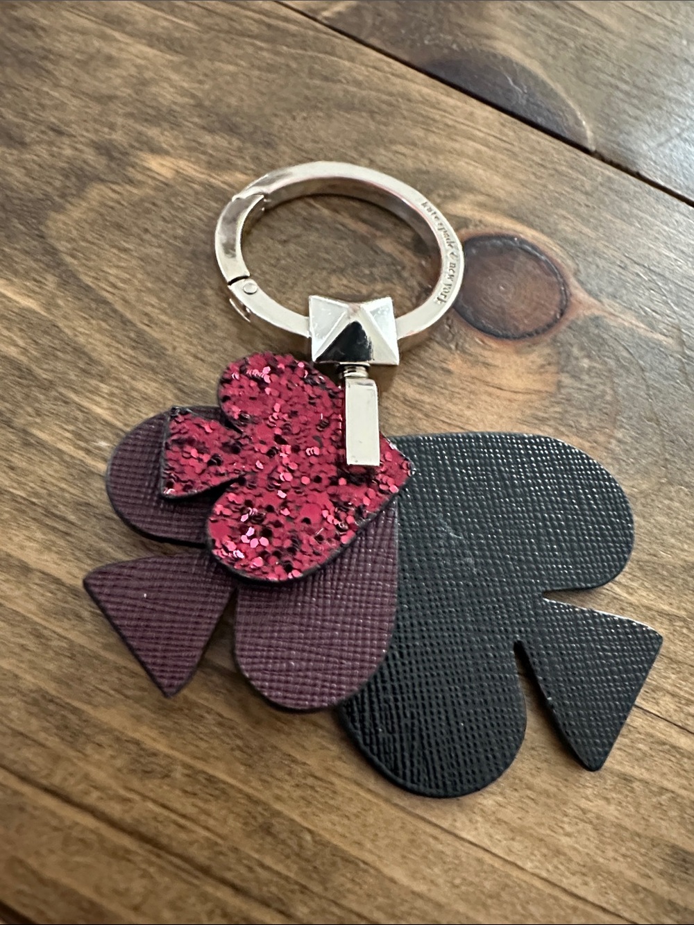 kate spade Burgundy Glitter and Black Clover Key Ring - Picture 4 of 5